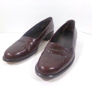 Nickels Soft Leather (Brown) Crocodile Imprint Loafers 7 1/2 N Women's